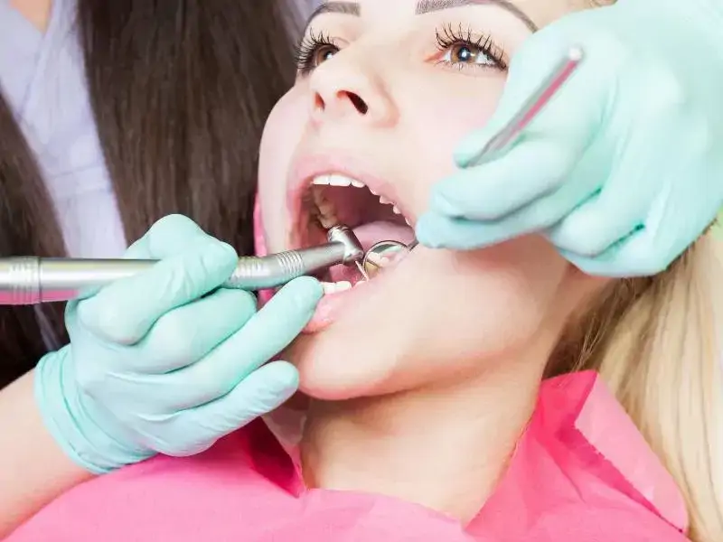 Diş Taşı Neden Oluşur?