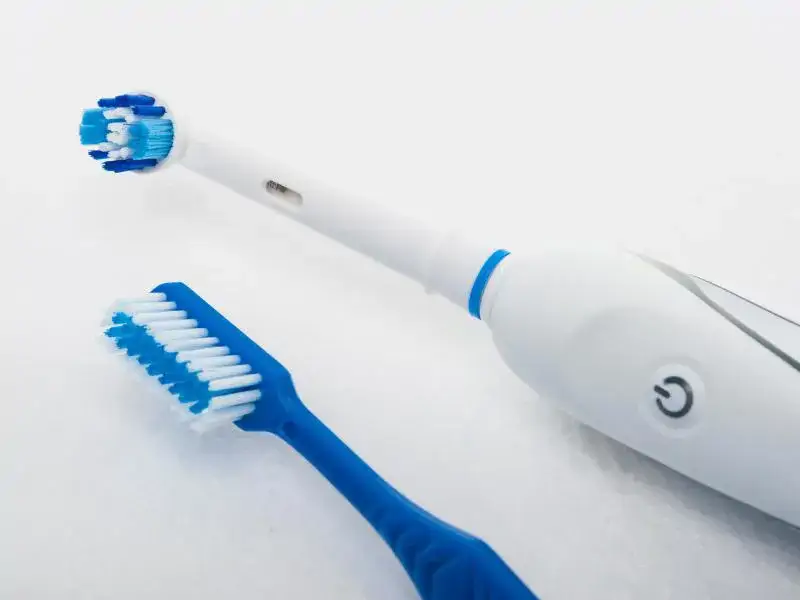 Elektrikli Diş Fırçası Mı Manuel Diş Fırçası Mı Daha İyi?